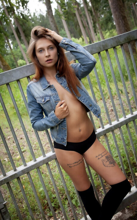 hi iam sara erotic model pics