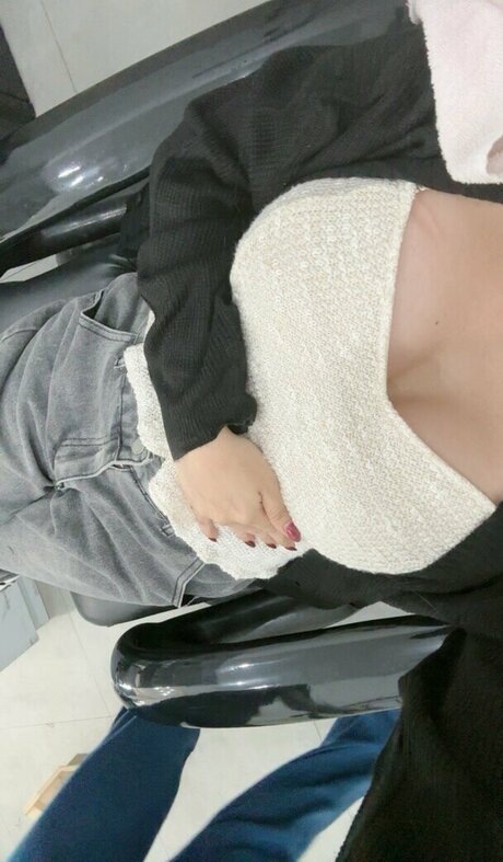 Olivea Hadid high quality actress gallery