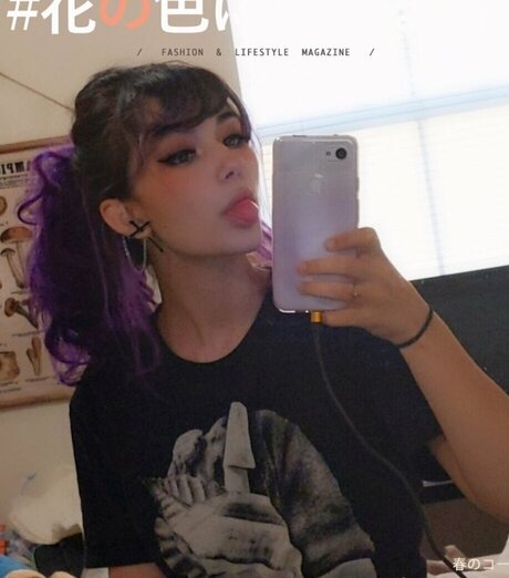 faedoll0 nude model picture