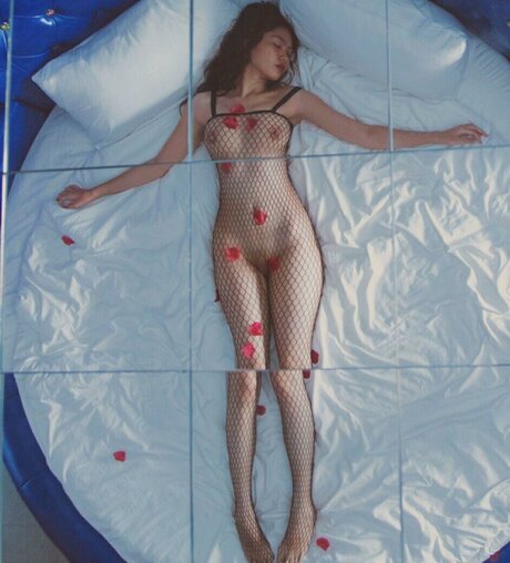 Invalidnun star naked image