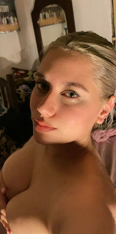 Abril Buffet beautiful actress pictures