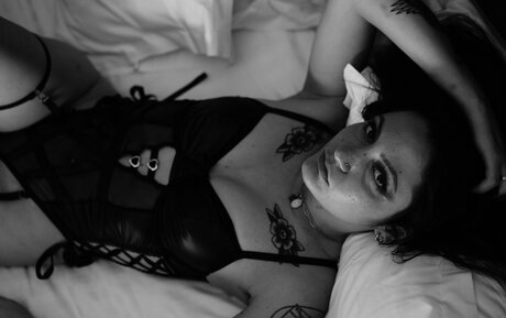 Lauraa rsi art model img