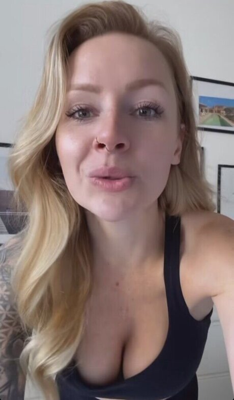 Denise Schwitalle exclusive model pic