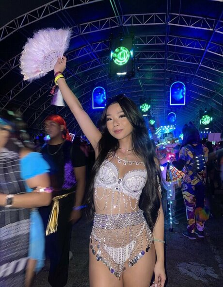 Eden Luong beautiful star pictures