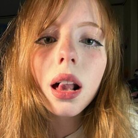 Spideryyem model hot picture