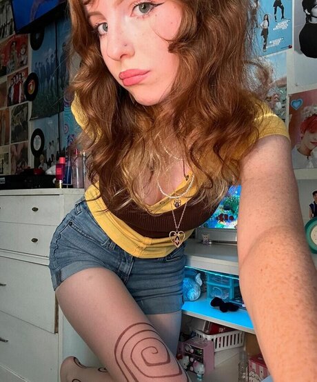 Spideryyem perfect model photos