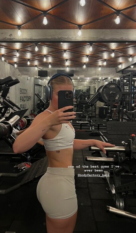 famous asian onlyfans beautiful nude image