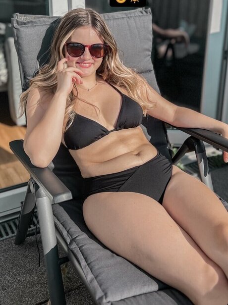 Mondwika sexy actress pictures