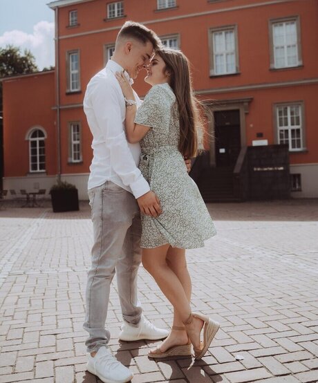 Mondwika model adult images