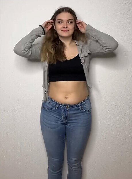 Mondwika erotic actress picture