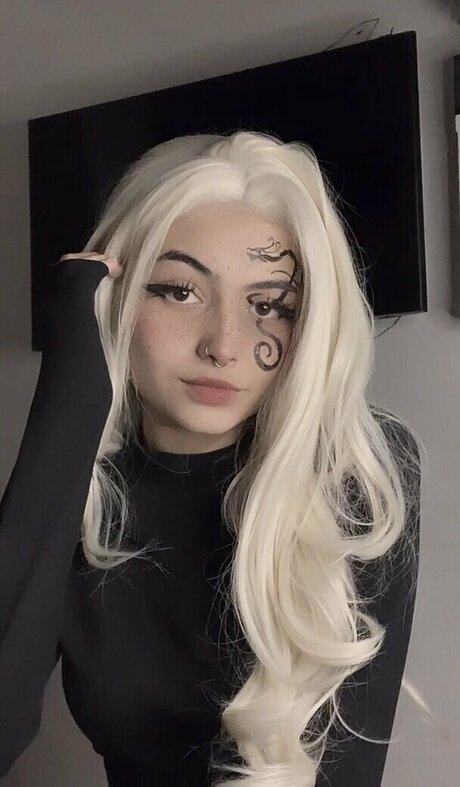 Offcbzs exclusive model picture