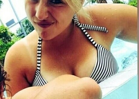 Alinas Landleben star erotic pic