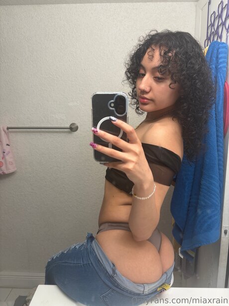 miaxrain star adult pictures
