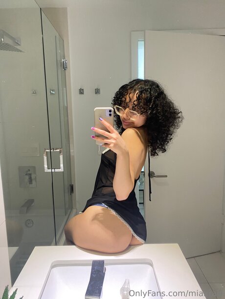 miaxrain hot actress picture