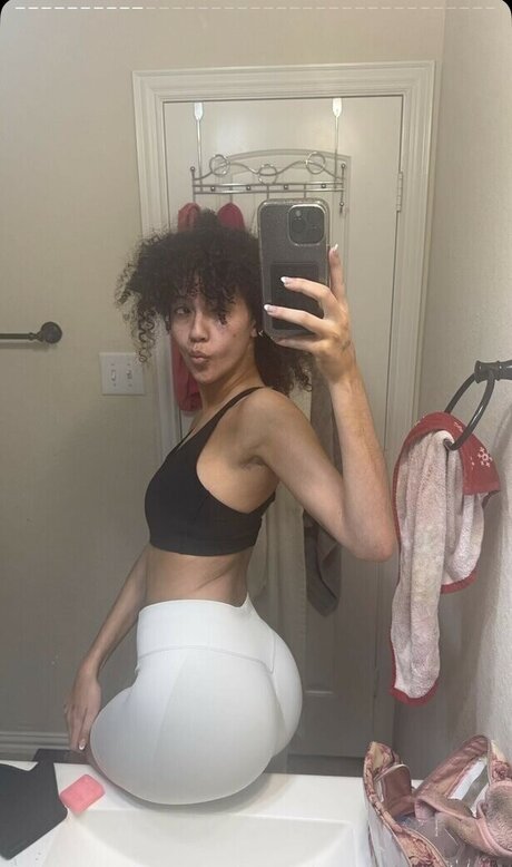 Megan Botnick hd pornstar img