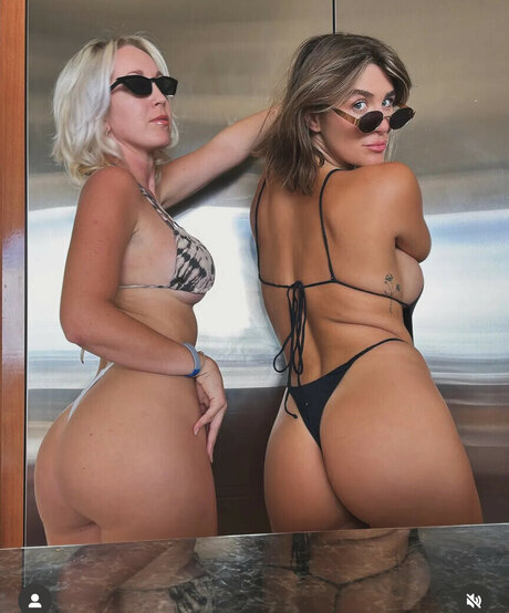 Jeneva From PARiTY pornstar exclusive pictures