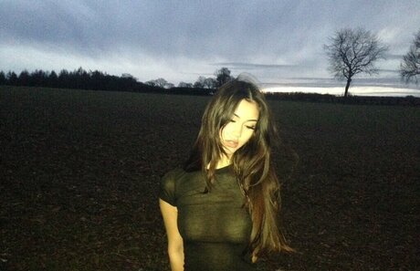 xeiyza high quality model pic