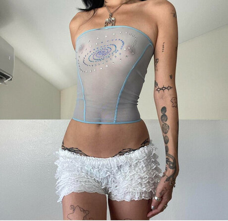 Coco Huang porn model photo