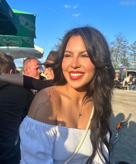 pregnant milf onlyfans adult pictures