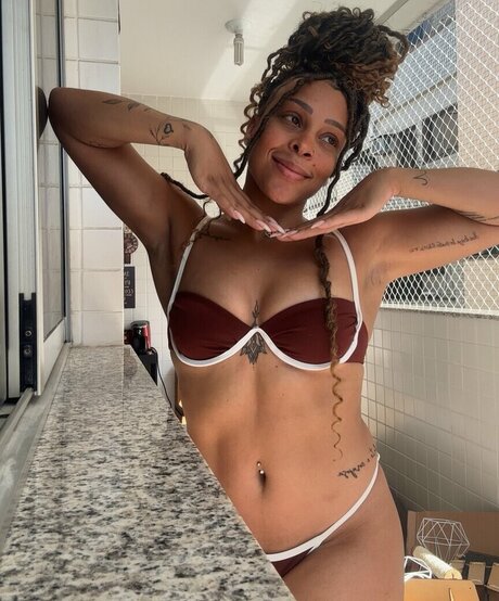 Lorrane Dos Santos sex pornstar galleries