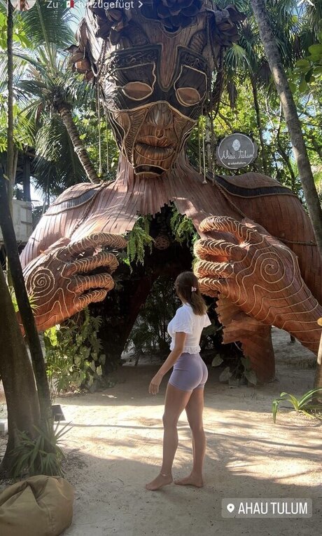 asian petite onlyfans nice image