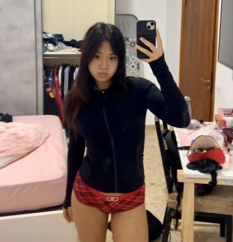 Michela Han porn model pics