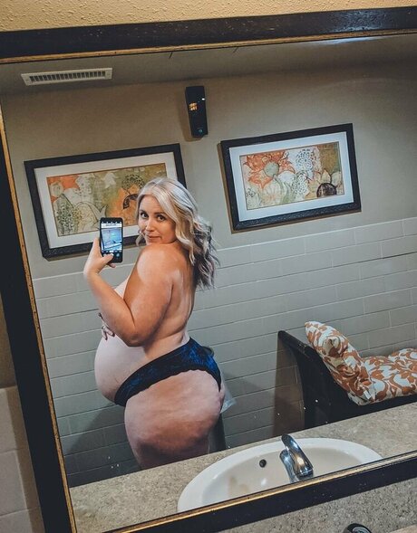 Platinum Silver actress picture