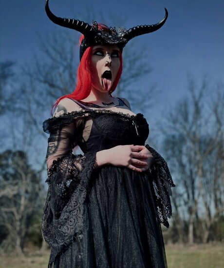 Carrie Cannie hot pornstar pictures