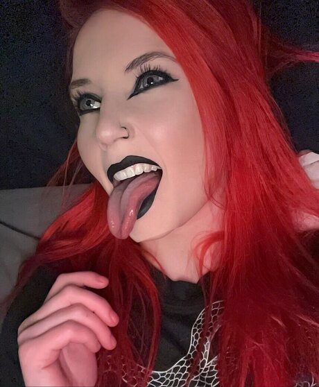 Carrie Cannie star art galleries