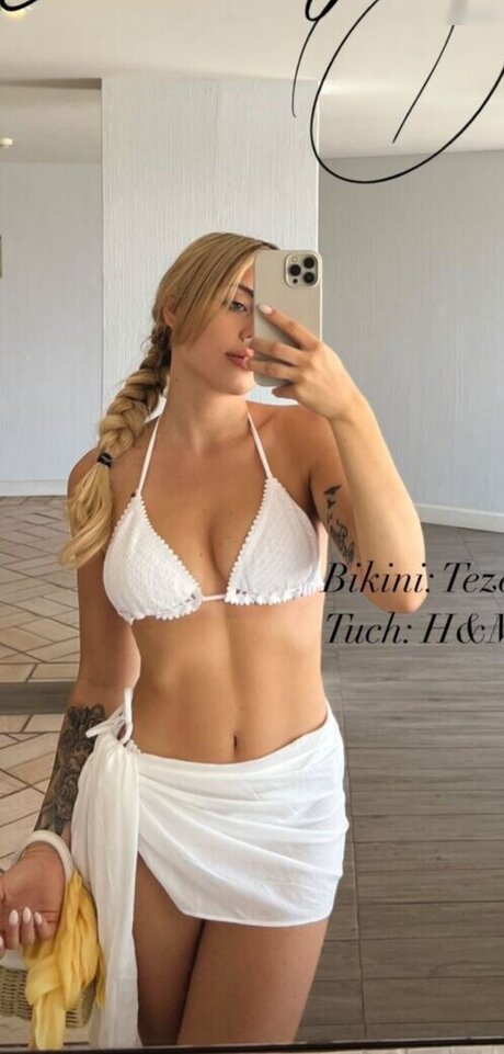 Doreen Petrova hot star picture