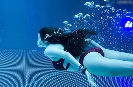 young onlyfans perfect pictures