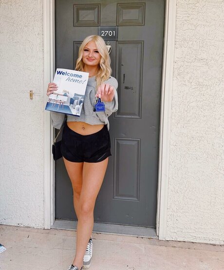 Alanna Kennedy sexy pornstar photo