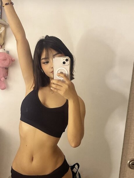 Breabanana pornographic model images