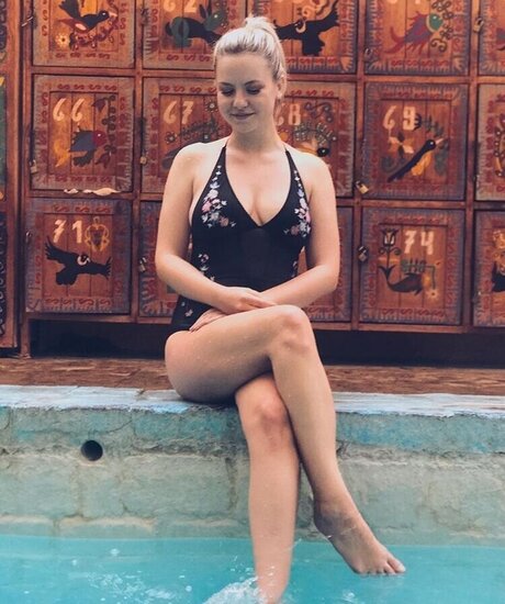 pregnant asian onlyfans sexy nude pic