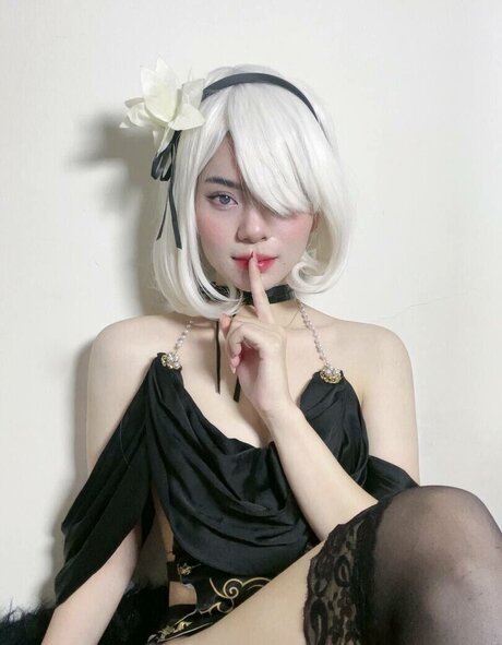 Niken Andalusi hot actress archive