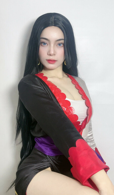 Niken Andalusi model high quality image