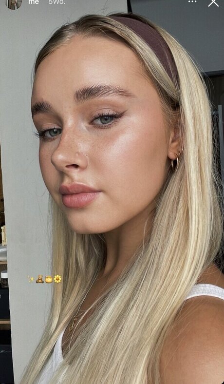 Lili Hamann pretty model galleries