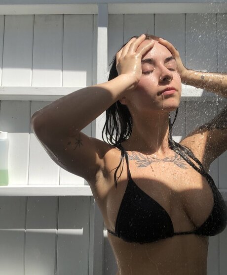 gloryhole wife onlyfans nude pics