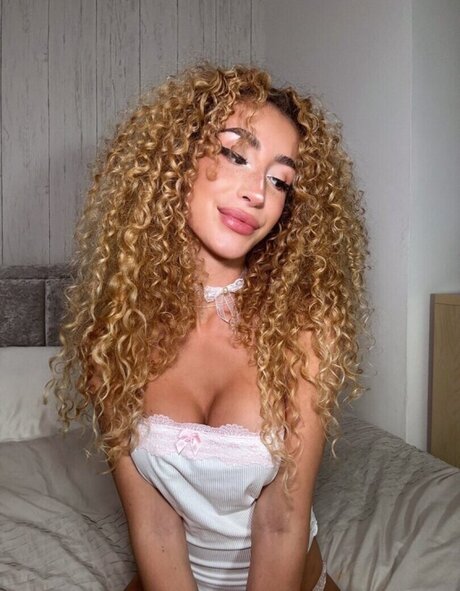 Jazmine Dyer hot star pics