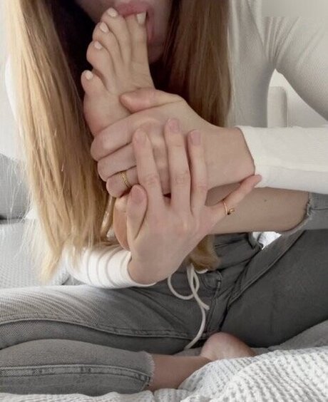 mirror onlyfans hot nude photos