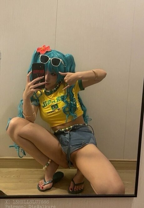 _Walk re star xxx images