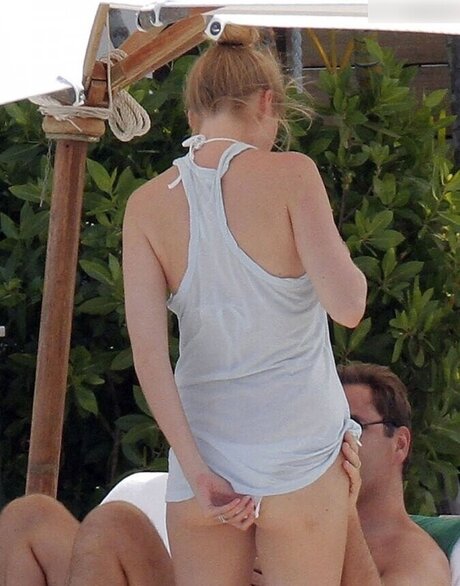 Lara Stone pornstar adult pic