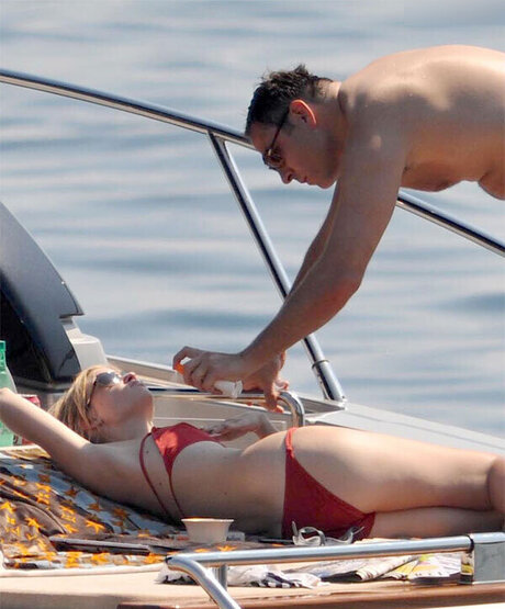 Lara Stone art star pics