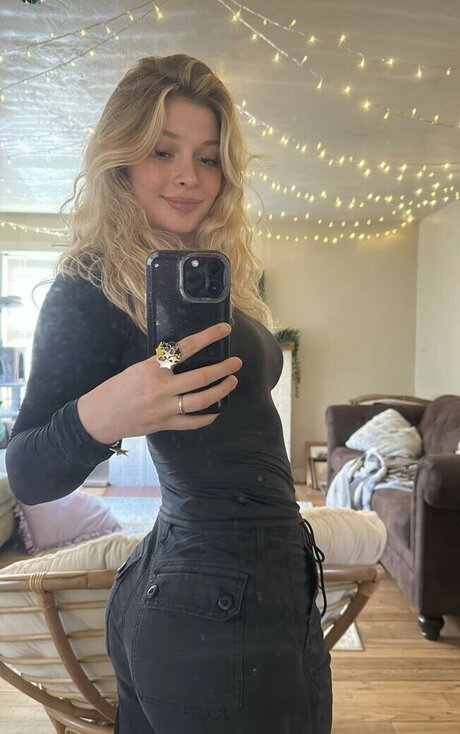 super skinny onlyfans nude images