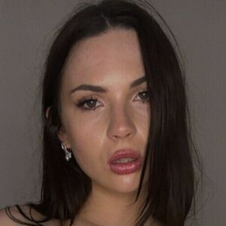 definitelynot vee naked pornstar img