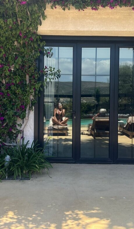 Gerda Lewis hd pornstar gallery