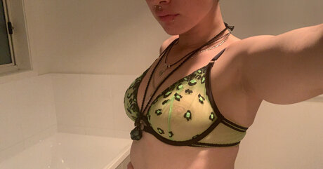 a very2 2 star pretty img