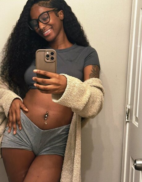 lauryntierre star high quality pics