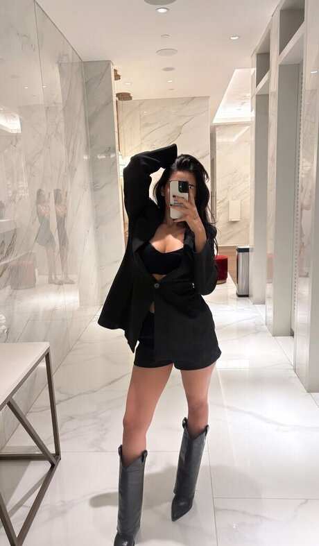 Pakhi Gadh free model photos