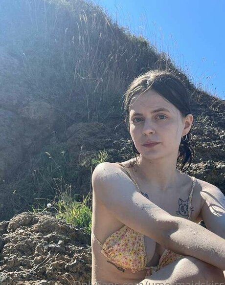 Mermaids Kiss star erotic images